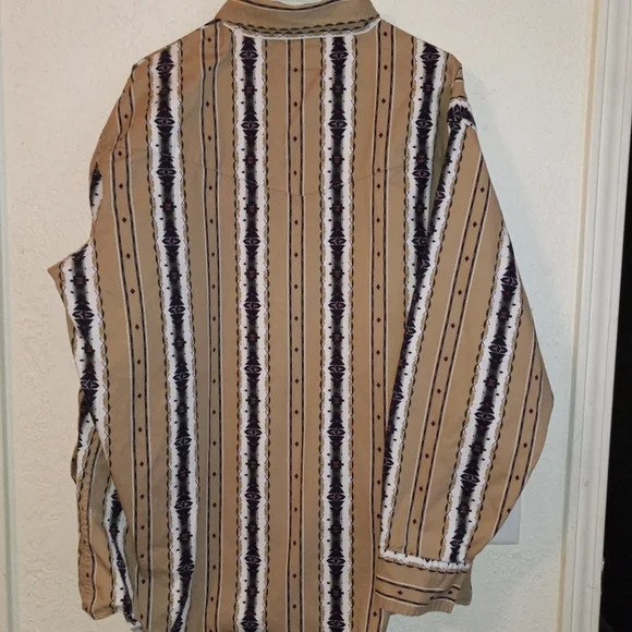 Western Wear Big MAN Long Sleeve Pearl Snap Button Down Shirt - Picture 5 of 6